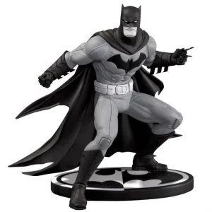 DC Direct Batman Black/White Batman Statue By Greg Capullo 6