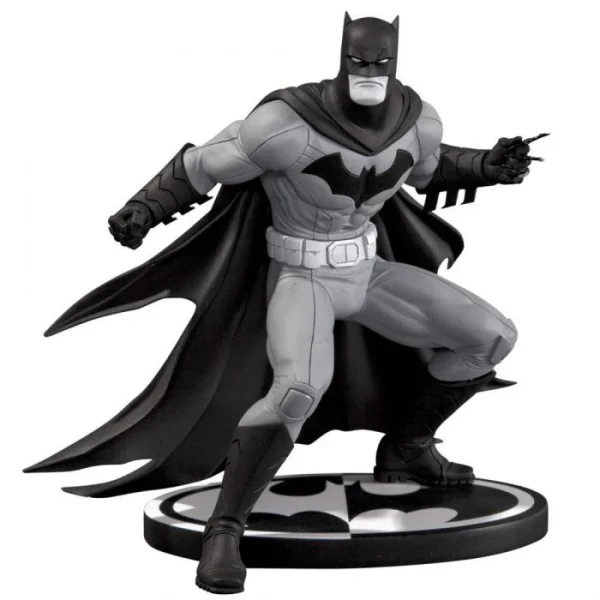 DC Direct Batman Black/White Batman Statue By Greg Capullo 3
