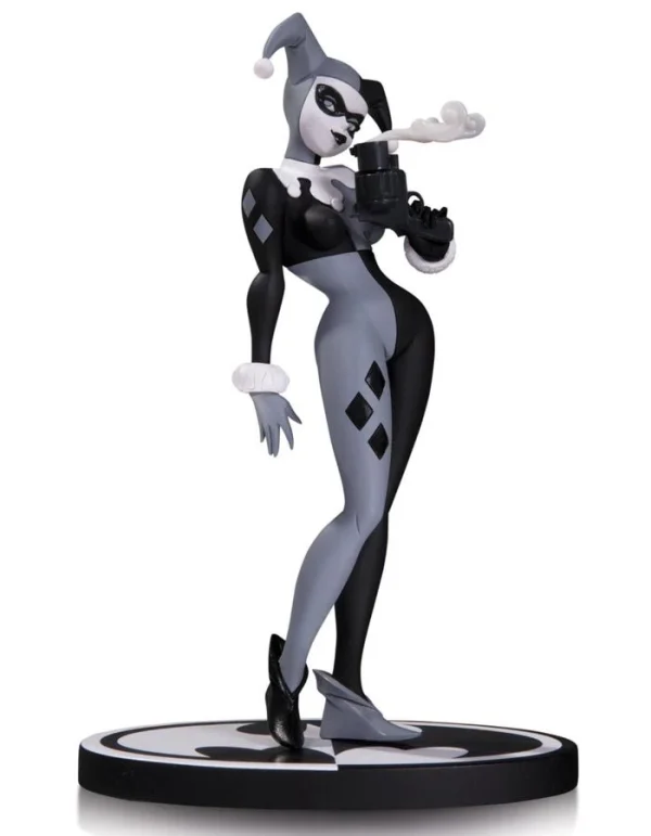 DC Direct Batman Black & White Harley Quinn Statue 1