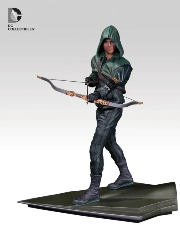 DC Direct ARROW – Oliver Queen 1/6 Scale Statue 1