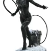 Diamond Select DC Gallery – Batman Returns Movie – Catwoman Diorama 10