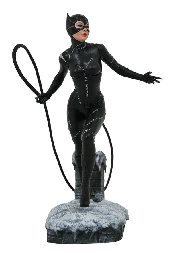 Diamond Select DC Gallery – Batman Returns Movie – Catwoman Diorama 4