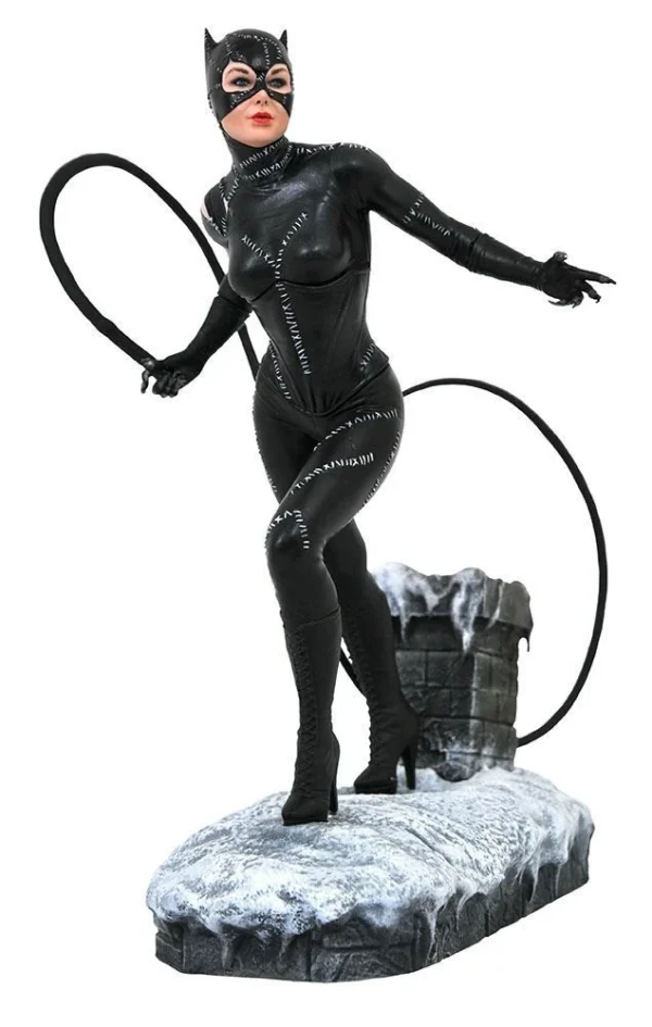 Diamond Select DC Gallery – Batman Returns Movie – Catwoman Diorama 1